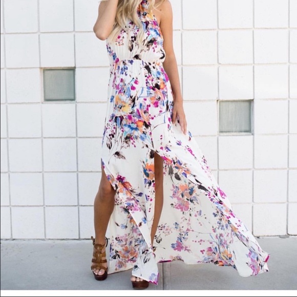Gorgeous Flowy Floral Maxi Halter Dress - Picture 4 of 8